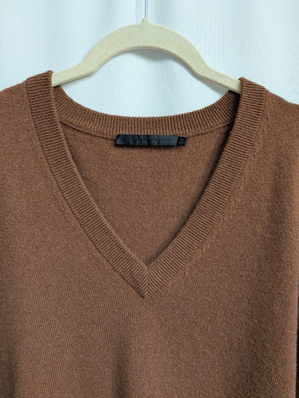 Jenni Kayne Brown Flynn 100% Cashmere V-Neck Classic Sweater Size Large Flawed — image 6 of 8